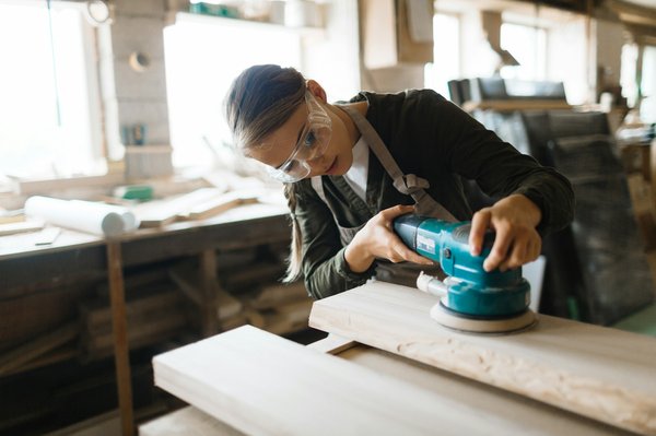 Tout savoir sur la ponceuse girafe pour un travail efficace